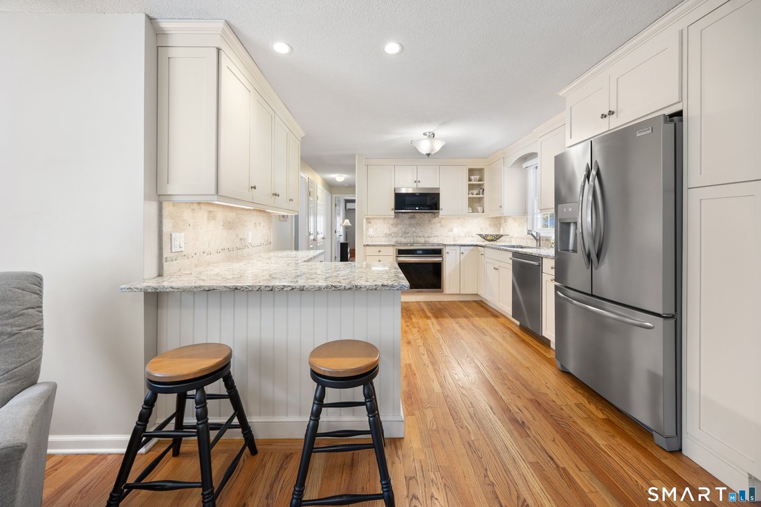 House in Cheshire, Connecticut, United States 5 - 18416555