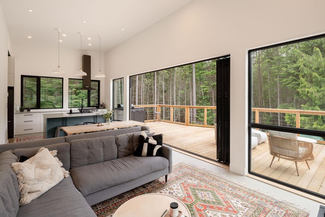 House in Bowen Island, British Columbia, Canada 2 - 18433152