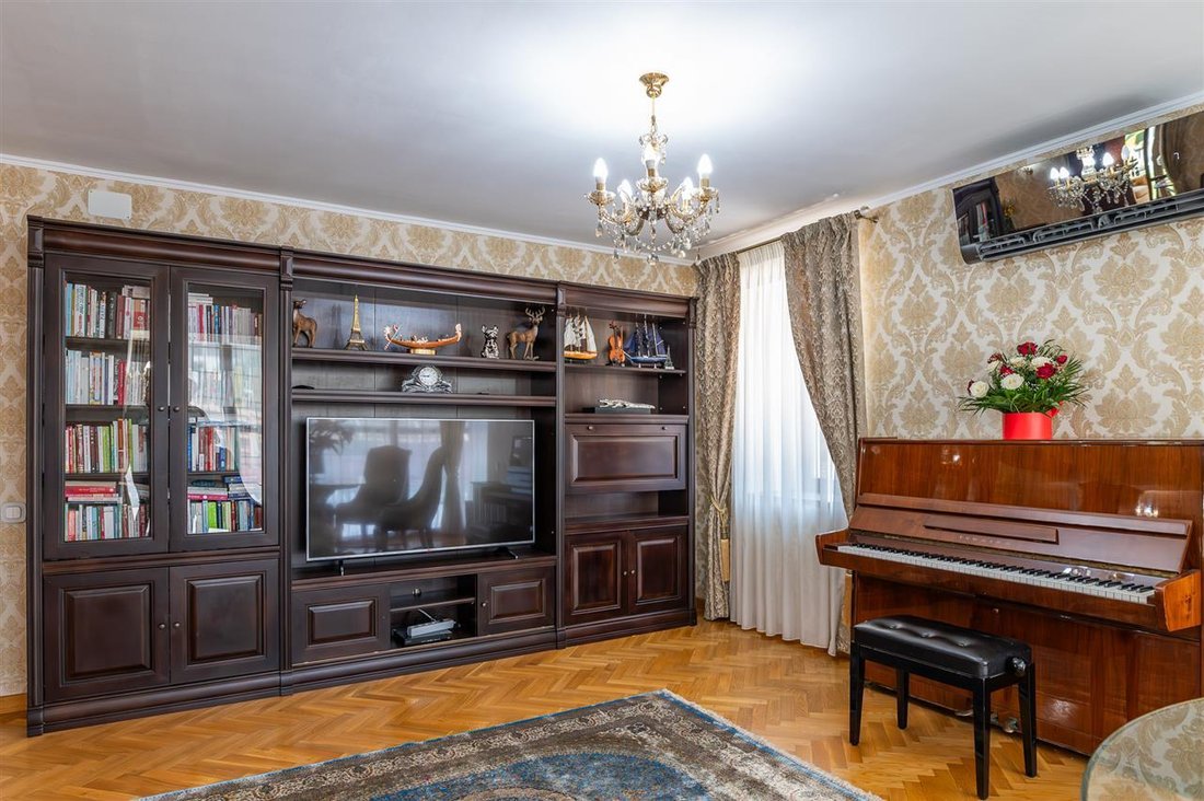 House in Voluntari, Ilfov County, Romania 1 - 18428330