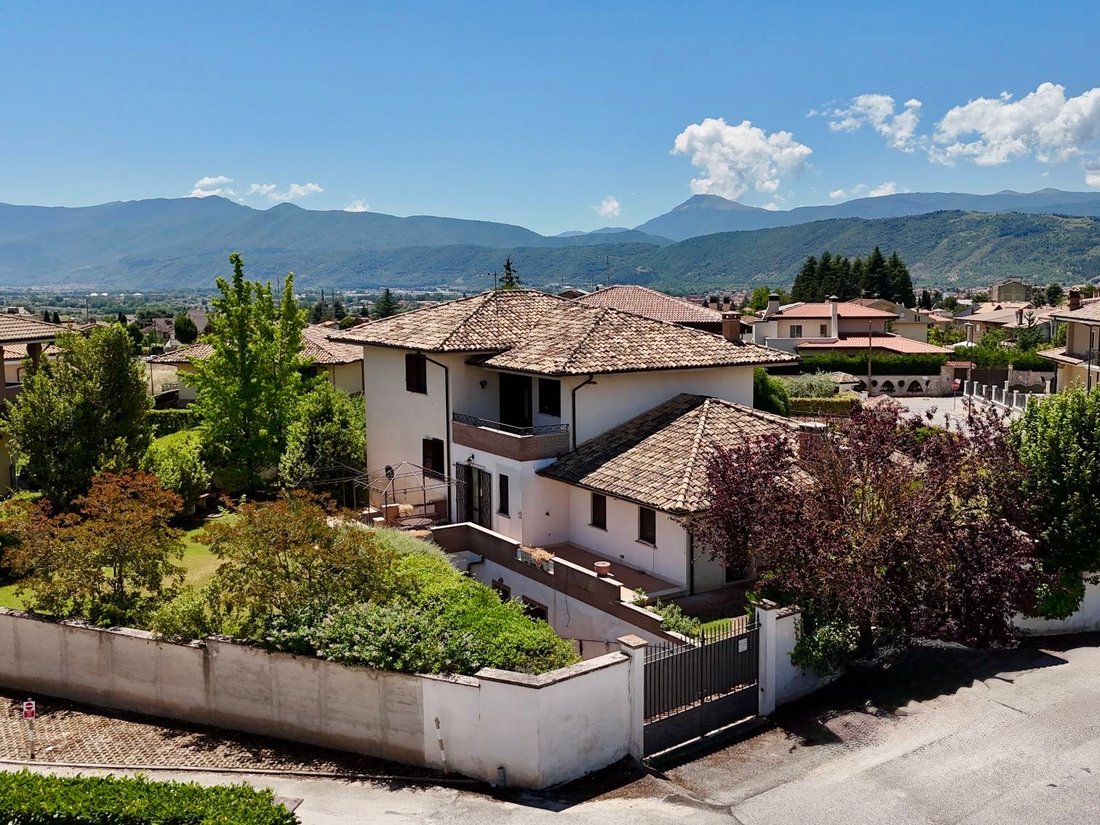 Villa in Avezzano, Abruzzo, Italy 3 - 17491960