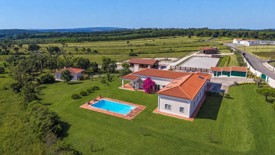 Country House in Santa Maria, Sao Pedro e Sobral da Lagoa, Leiria District, Portugal 1 - 18434434