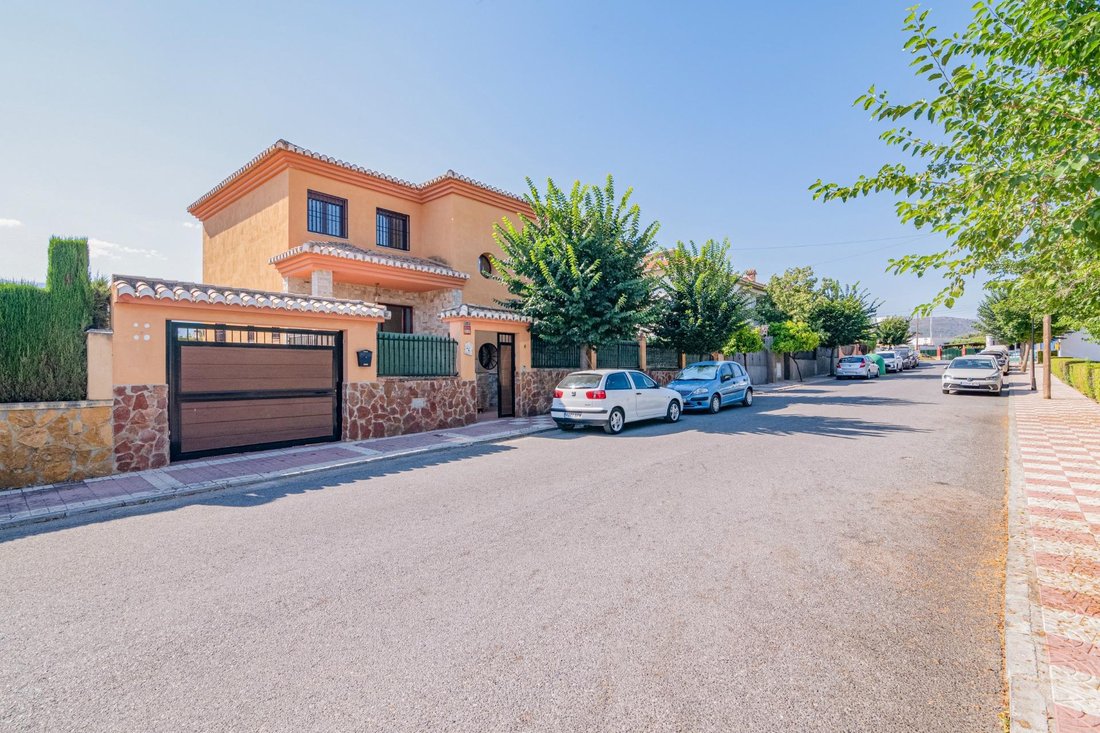 Villa in Dilar, Andalusia, Spain 2 - 18434368