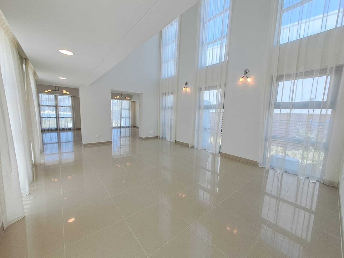 Villa in Amwaj, Muharraq Governorate, Bahrain 1 - 18434156