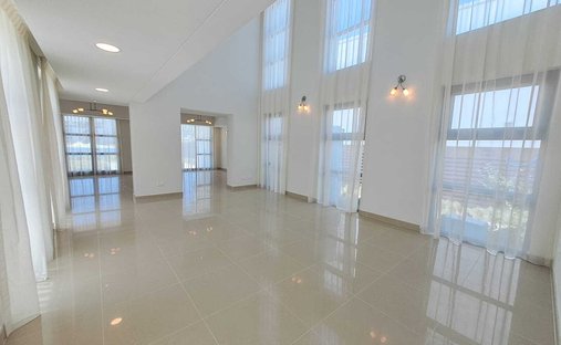 Villa in Amwaj, Muharraq Governorate, Bahrain 1