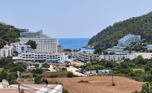 Apartment in Cala Llonga, Ibiza, Santa Eularia des Riu, Balearic Islands 1