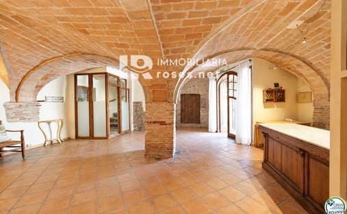 Landhaus in Fortià, Katalonien, Spanien 1