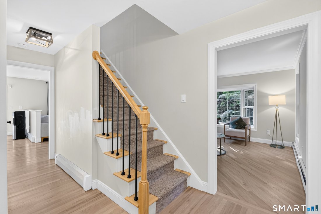 House in Newtown, Connecticut, United States 3 - 18433821
