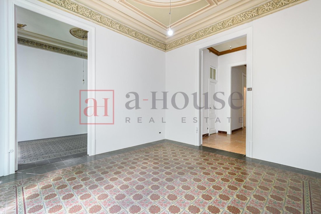 Apartment in Eixample, Barcelona, Spain 4 - 18433807