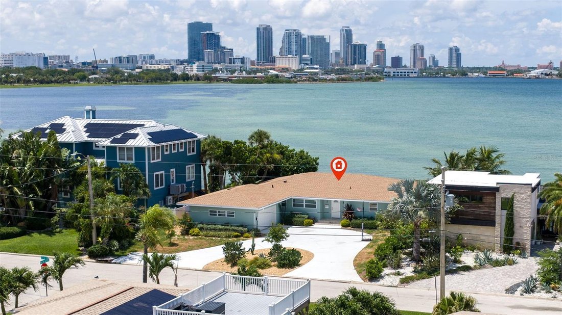 House in St. Petersburg, Florida, United States 1 - 18433901