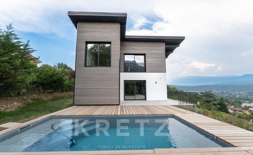 House in Le Coteau, Claix, France 1