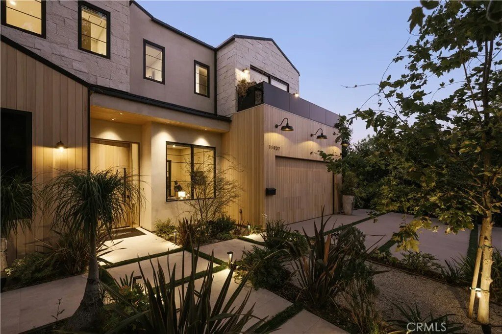 House in Los Angeles, California, United States 3 - 18434015