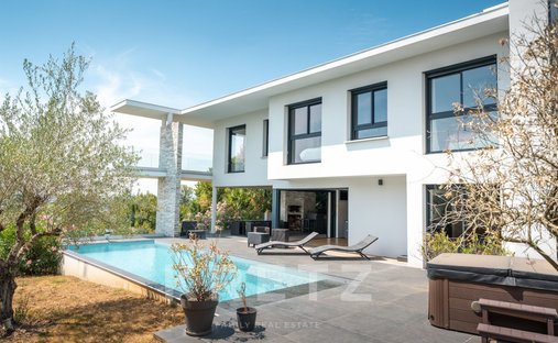 House in Coublevie, Auvergne-Rhône-Alpes, France 1