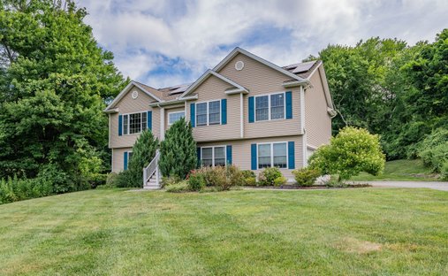House in Burlington, Connecticut, United States 1