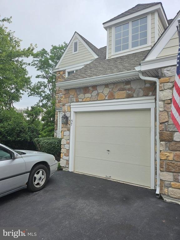 Townhouse in Berwyn, Pennsylvania, United States 2 - 18433936
