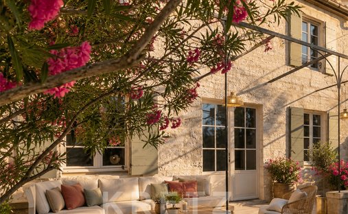 House in Saint-Rémy-de-Provence, Provence-Alpes-Côte d'Azur, France 1