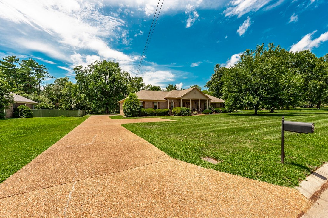 House in Forest Hills, Tennessee, United States 3 - 18433779