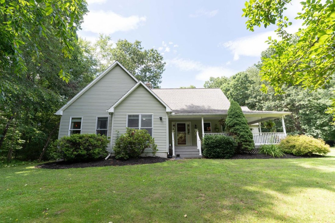 House in Belchertown, Massachusetts, United States 2 - 18434480