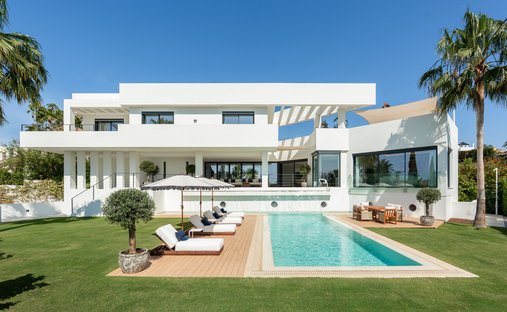 Villa in Estepona, Andalusien, Spanien 1
