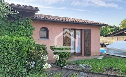 House in Saint-Medard-en-Jalles, Nouvelle-Aquitaine, France 1