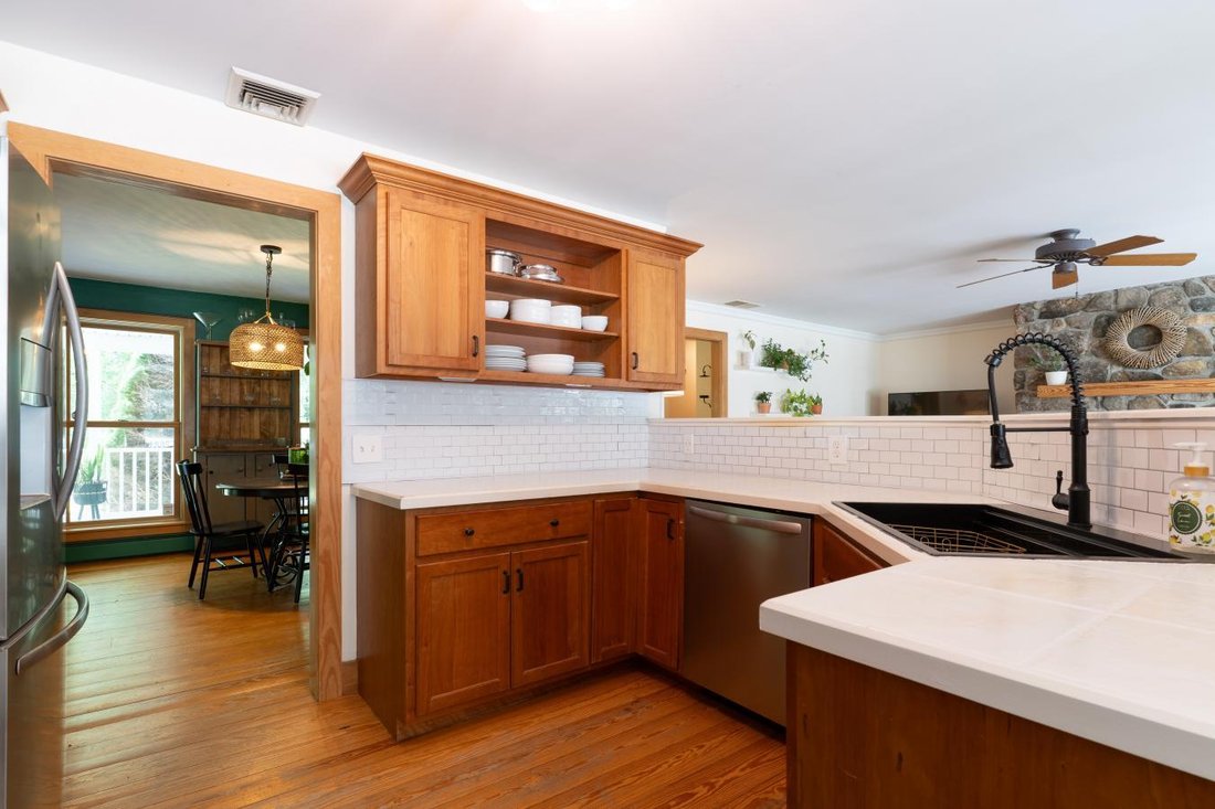 House in Belchertown, Massachusetts, United States 5 - 18434480