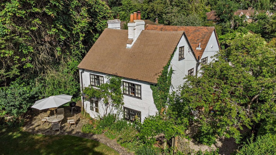 Haus in Upper Basildon, England 1 - 18434037