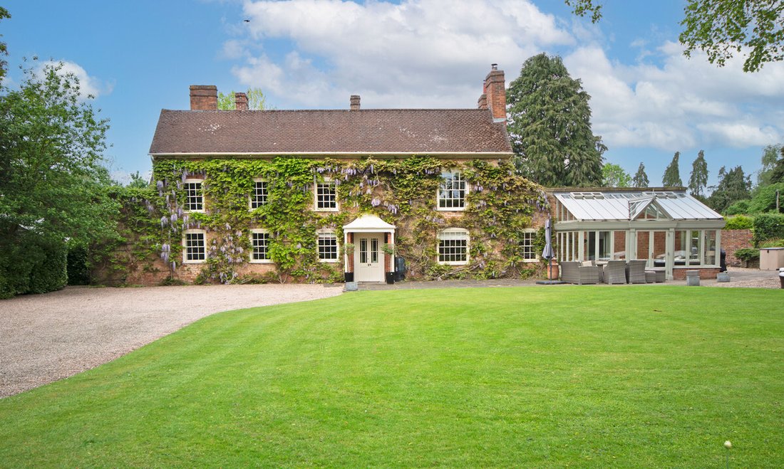 Country House in Upton Warren, Bromsgrove, England 2 - 18434199