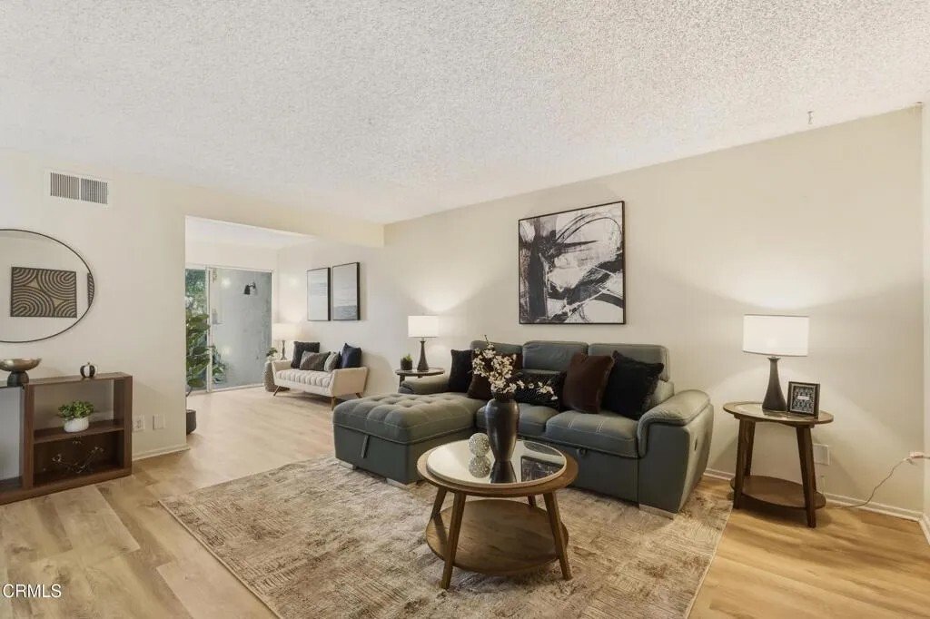 Condo in Los Angeles, California, United States 2 - 18434111