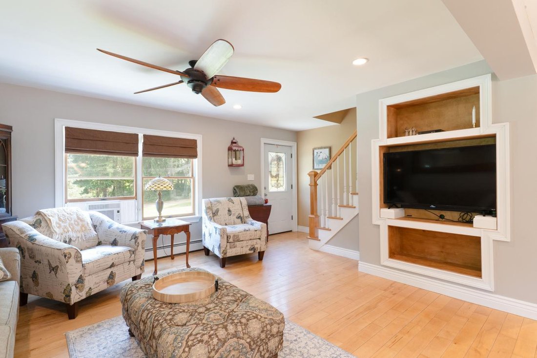 House in Brookfield, Massachusetts, United States 3 - 18434492