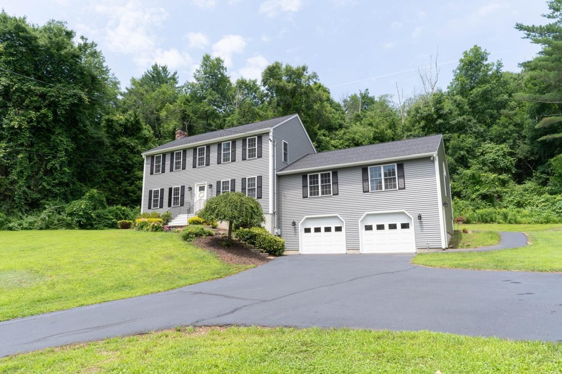 House in North Brookfield, Massachusetts, United States 1 - 18434477