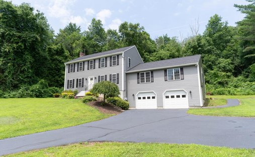House in North Brookfield, Massachusetts, United States 1