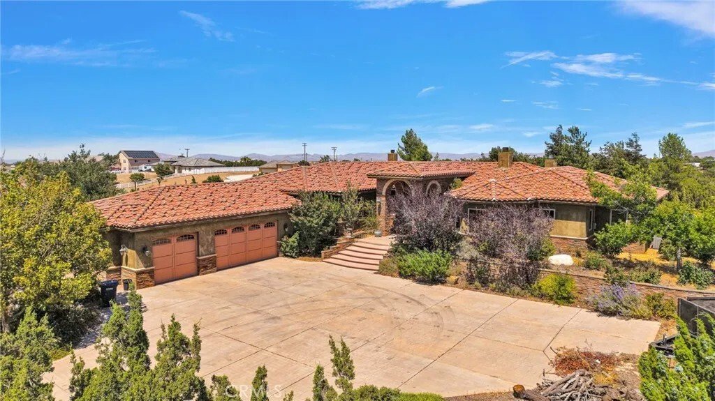 House in Oak Hills, California, United States 1 - 18434124