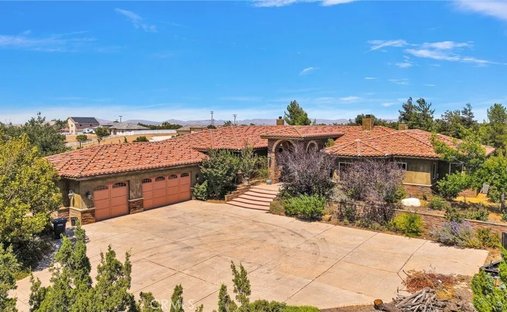 House in Oak Hills, California, United States 1
