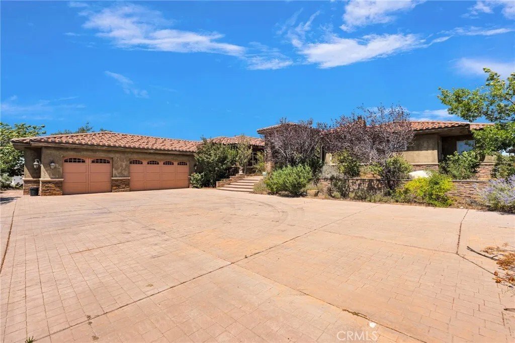 House in Oak Hills, California, United States 2 - 18434124