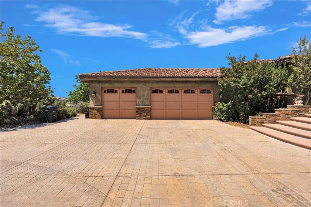 House in Oak Hills, California, United States 5 - 18434124