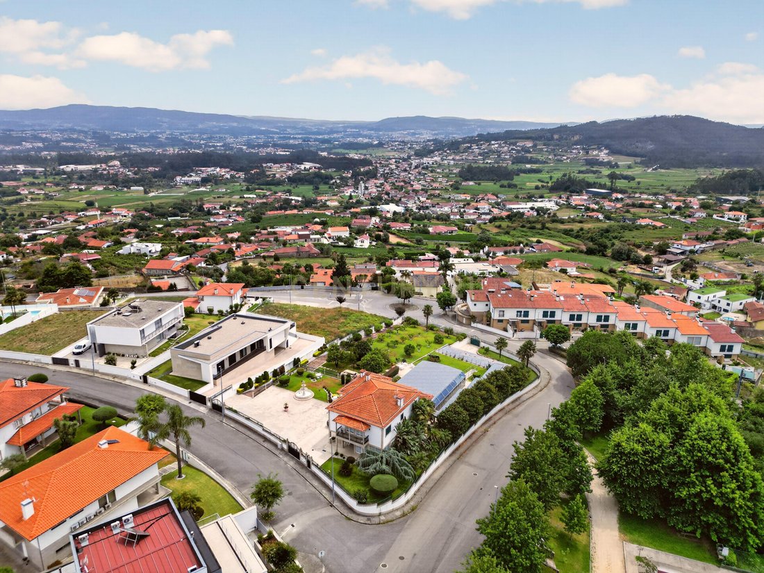 Villa in Carapace, Braga, Portugal 2 - 18434427