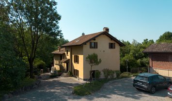 Villa in Bosto, Varese, Lombardei 1