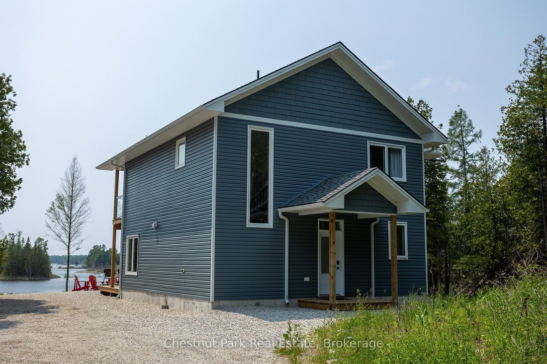 House in Tobermory, Ontario, Canada 5 - 17449335