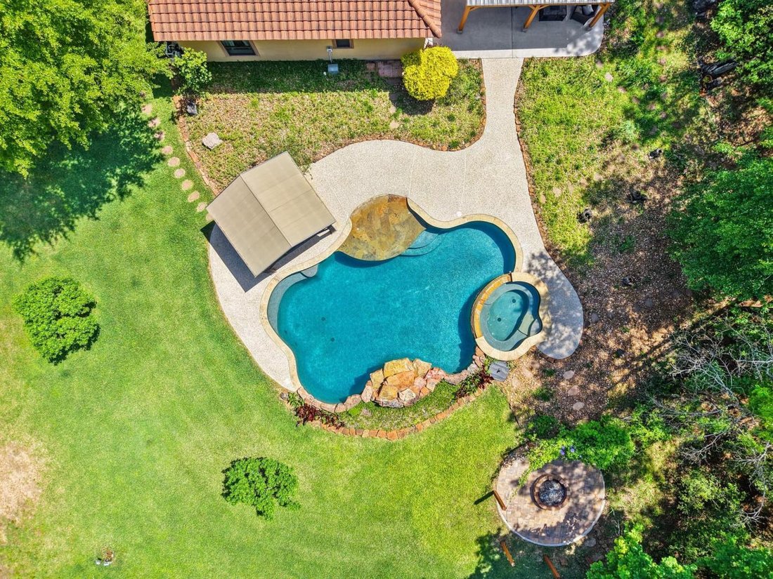 House in Montgomery, Texas, United States 4 - 18434483