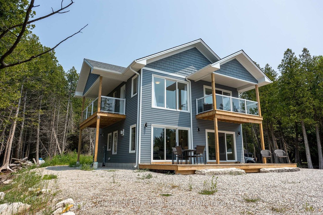 House in Tobermory, Ontario, Canada 2 - 17449335