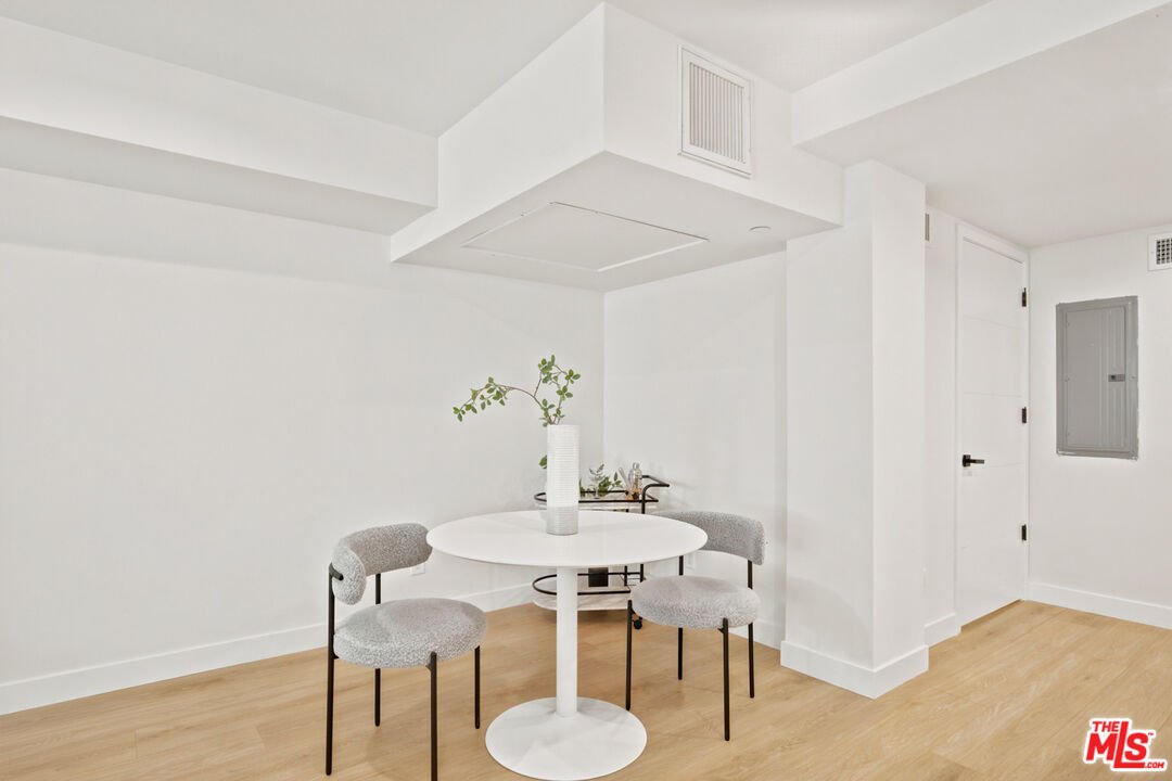 Condo in Los Angeles, California, United States 4 - 18434634