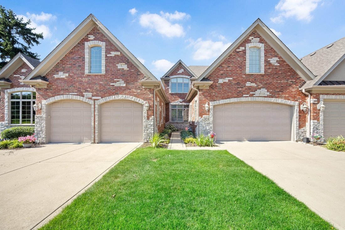 Villa in Downers Grove, Illinois, United States 1 - 18434541