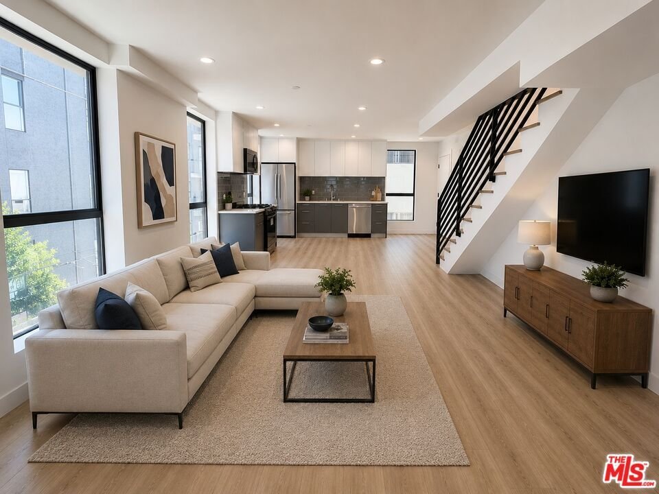 Condo in Los Angeles, California, United States 2 - 18434637