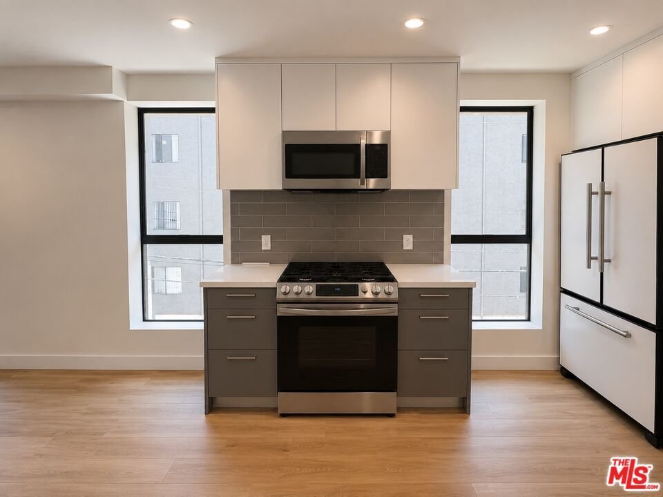 Condo in Los Angeles, California, United States 4 - 18434637