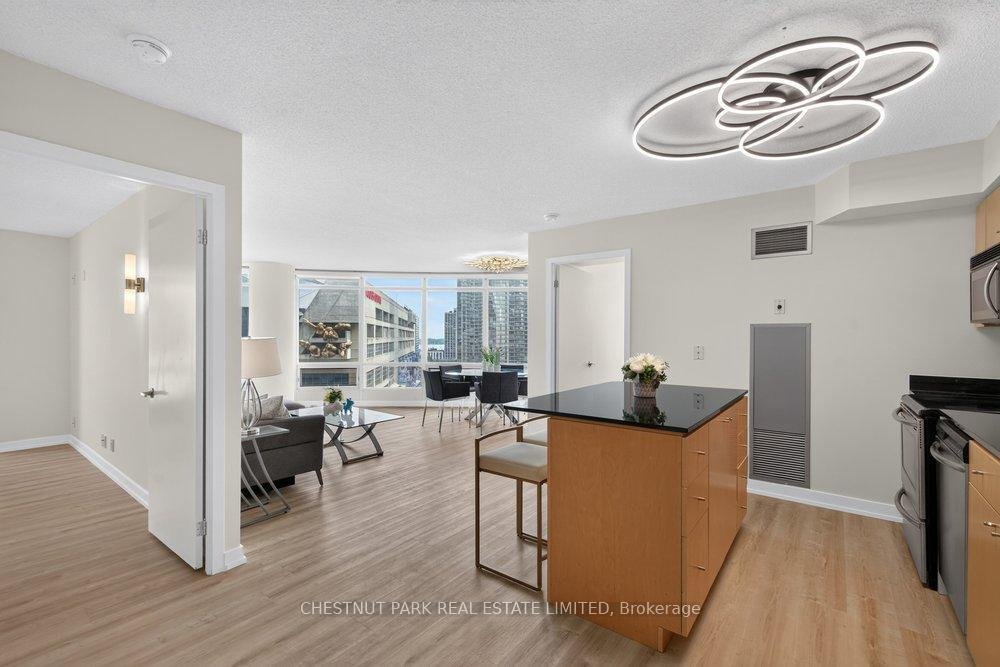 Apartment in Toronto, Ontario, Canada 1 - 18434587