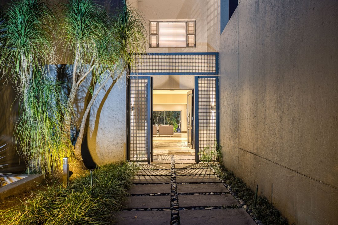 House in Sandton, Gauteng, South Africa 4 - 18434644