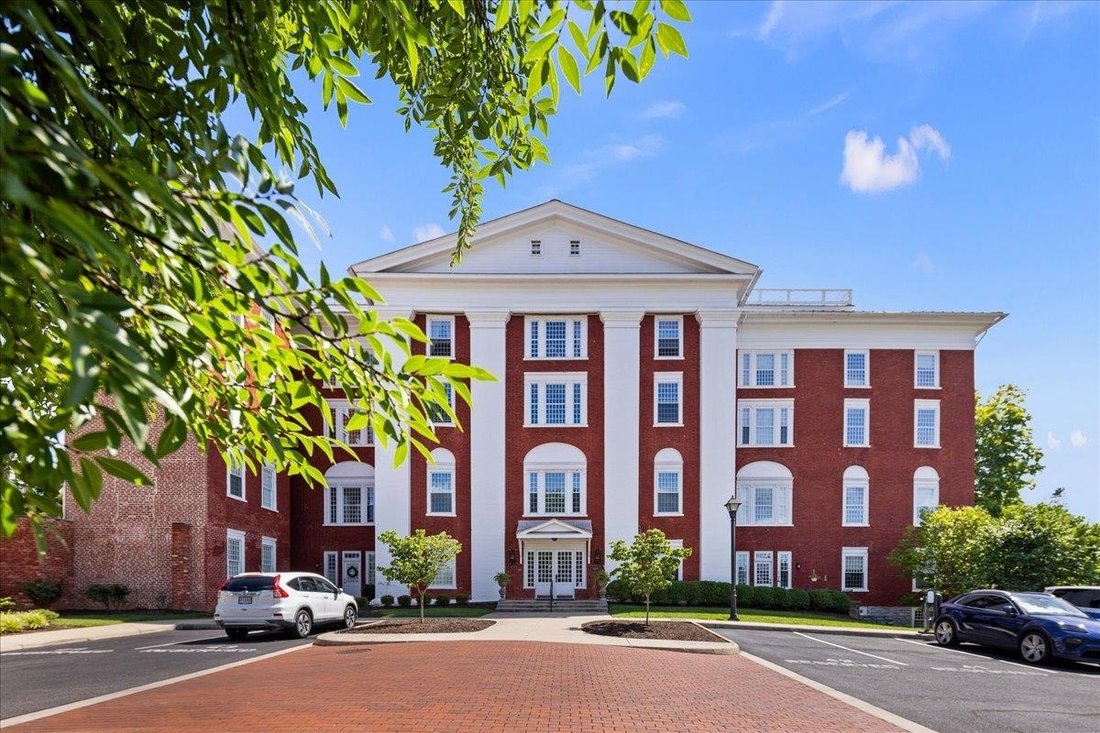 Condo in Staunton, Virginia, United States 2 - 18442179