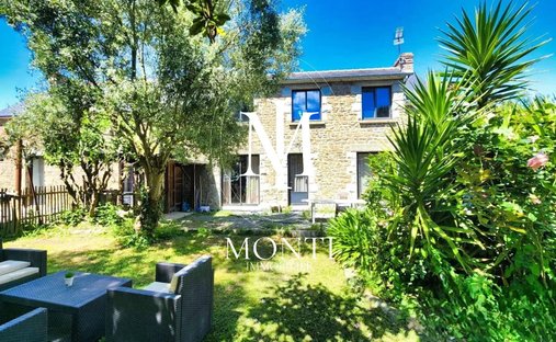 House in Saint-Coulomb, Brittany, France 1
