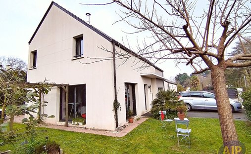 House in Immaculée Campagne, Saint-Nazaire, France 1