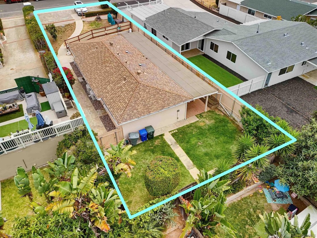 Encinitas, California, United States 4 - 18439930