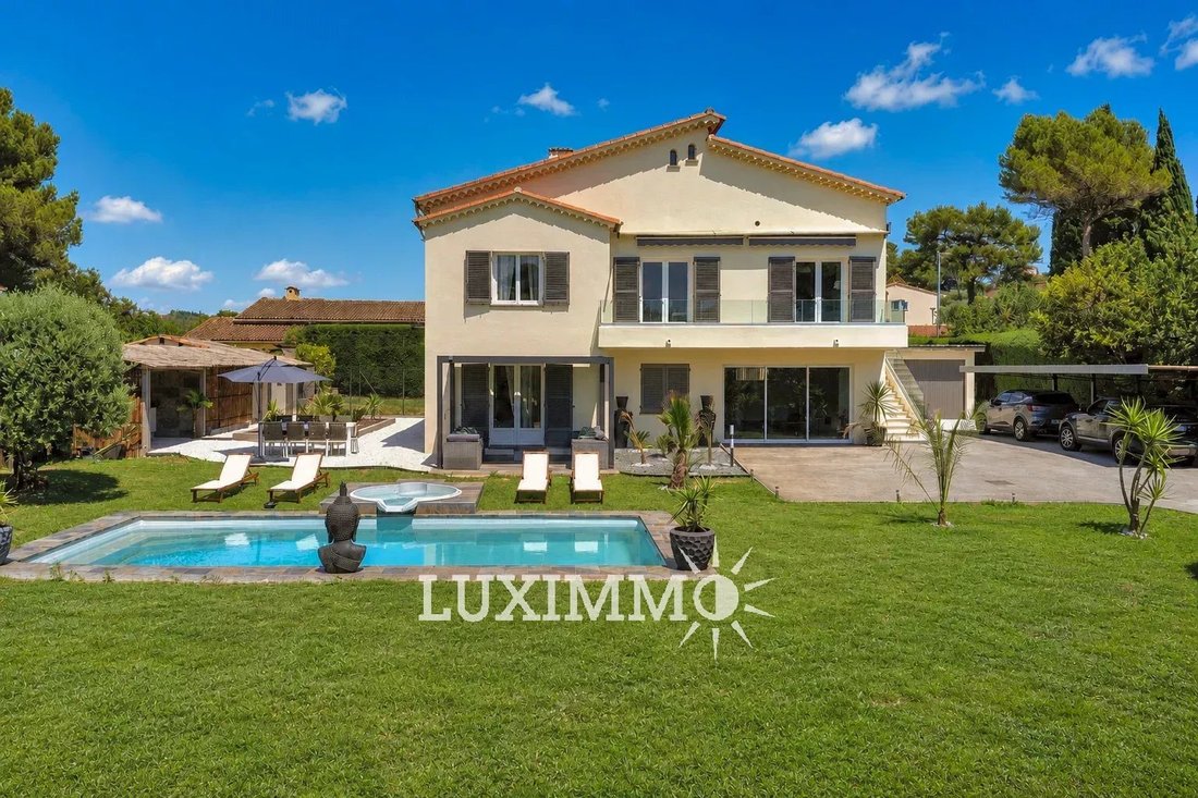 Villa in Mougins, Provence-Alpes-Côte d'Azur, France 1 - 16853521